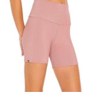 NEW ONZIE HIGH RISE ANTIQUE ROSE PINK RIB GYM YOGA BIKE SHORTS SZ XS